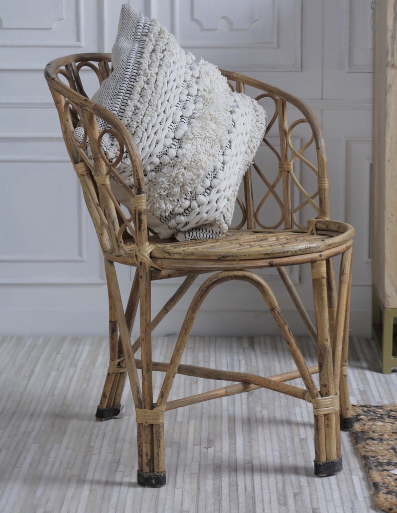 Chaise en rotin fabrique a la main en inde 24 x 21-3/4 x 28-1-4h