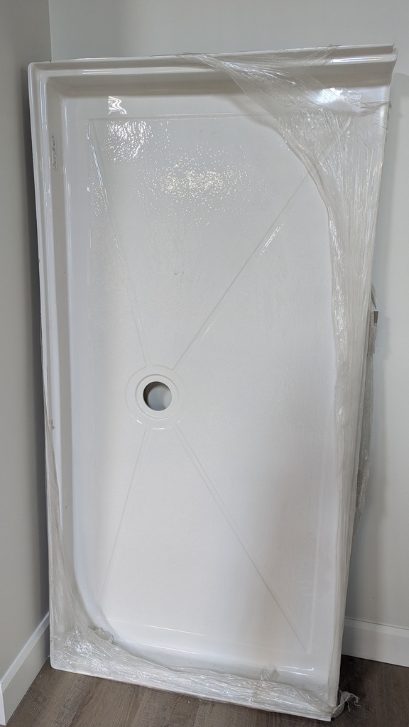 [1AY-AD60BA] Discontinué - Base de douche en alcove ADA 62po x 31-1/2po avec seuil 3/4po blanc